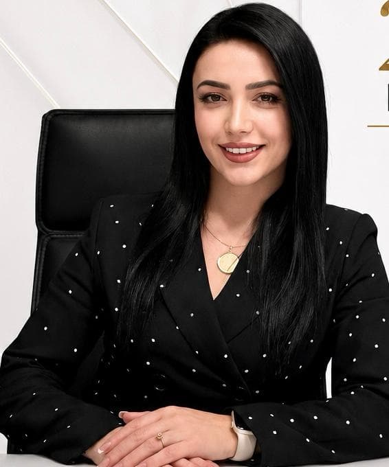 Portret zyrtar i Xharije Nela, Sekretare e Dhomës së Avokatisë Tiranë